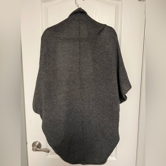 Zara Knit, Loose fit, drop sleeve, shrug sweater. - Picture 2 of 3